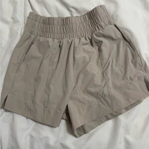 Abercrombie & Fitch High Waist Traveler Beige Shorts
